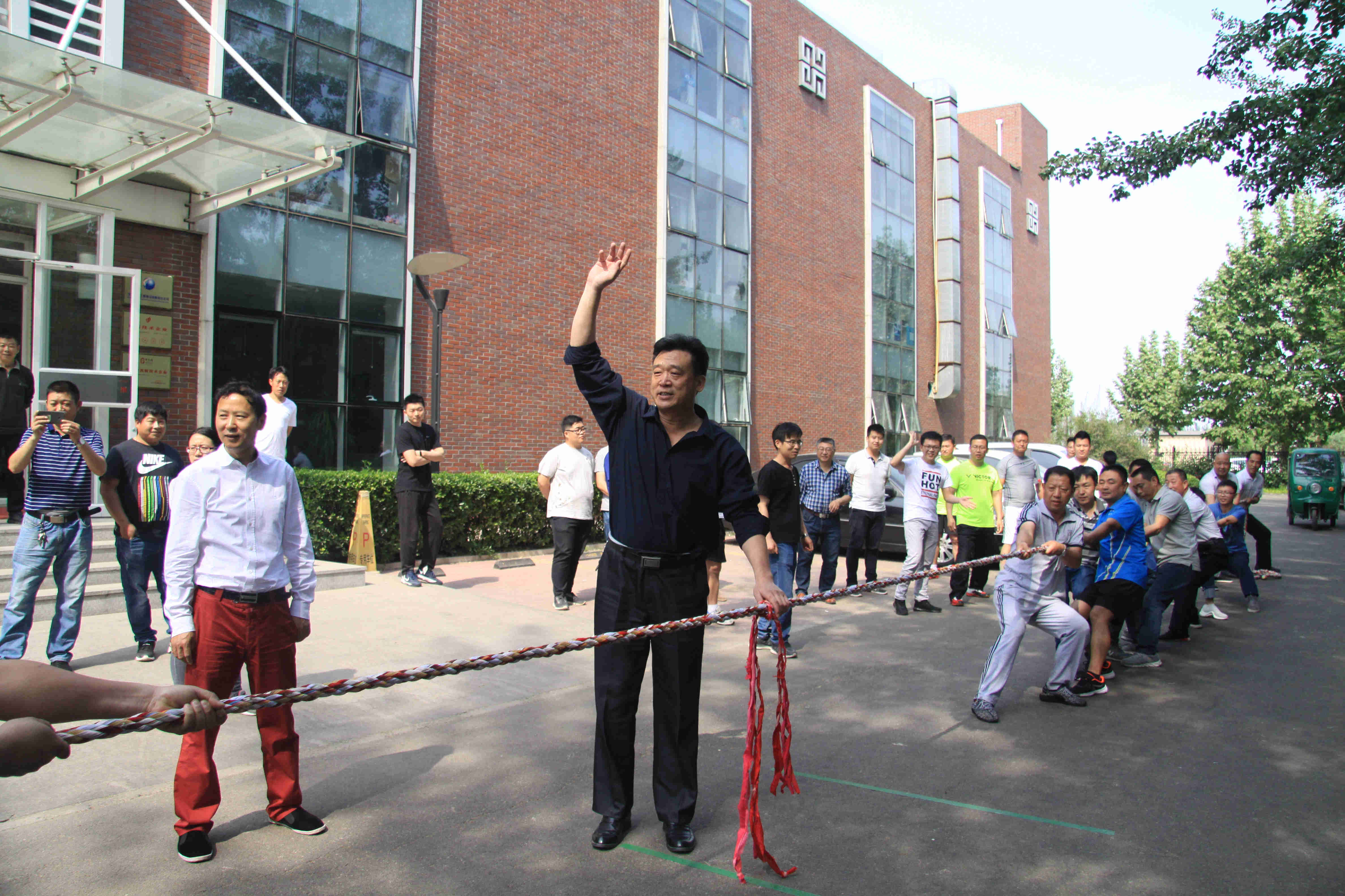 北京地礦受邀參加集團(tuán)公司拔河比賽！